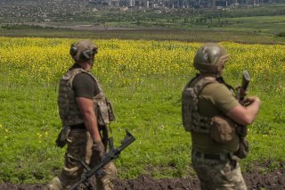 Les troupes ukrainiennes ont avancé de plusieurs centaines de mètres dans le secteur de Bakhmout, théâtre de la bataille la plus longue et la plus meurtrière du conflit, selon la vice-ministre ukrainienne de la Défense Ganna Maliar.